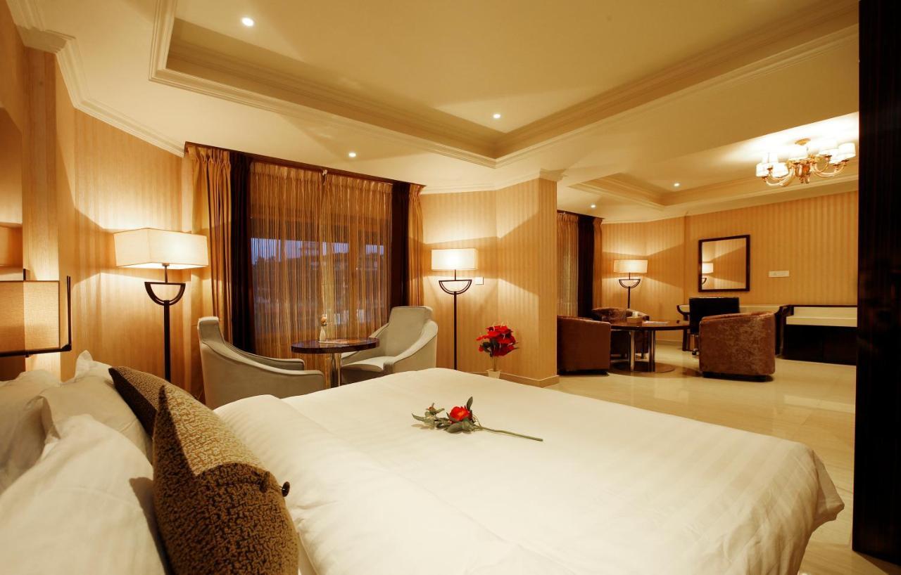 Hotel Park Residency Nilambur Exterior photo