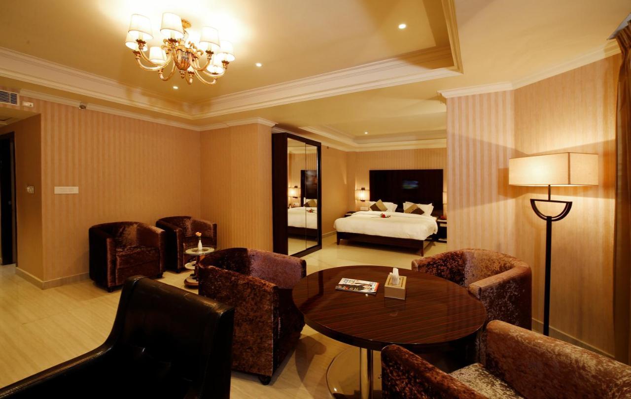 Hotel Park Residency Nilambur Exterior photo